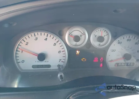 2004 Mazda B4000 Ds z USA, uszkodzony, nr VIN 4F4YR46E44TM01873